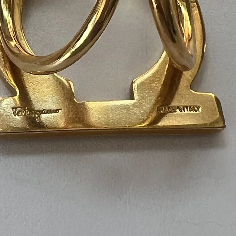 Salvatore Ferragamo Gold Gancini Scarf Holder - Classic Ring Chunky Size